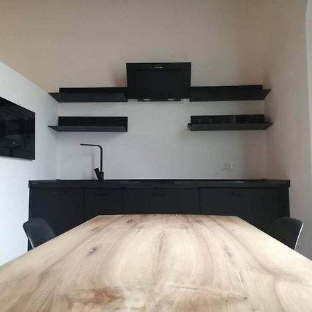 Bed And Bike - Bergamo Loft Apartment Bagian luar foto