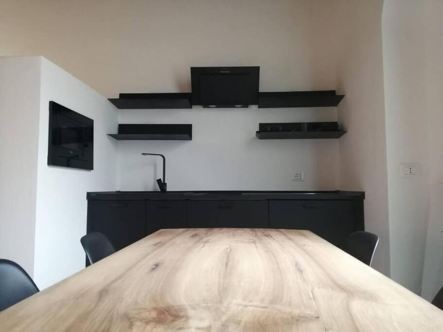 Bed And Bike - Bergamo Loft Apartment Bagian luar foto